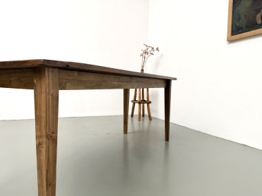 Table de ferme en noyer aux pieds fuseaux, vue 17