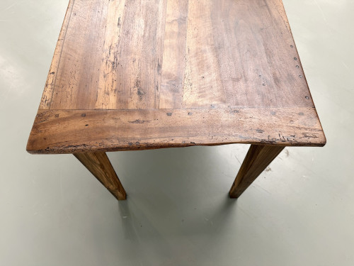 Table de ferme en noyer aux pieds fuseaux, vue 21