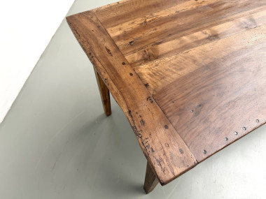 Table de ferme en noyer aux pieds fuseaux, vue 22