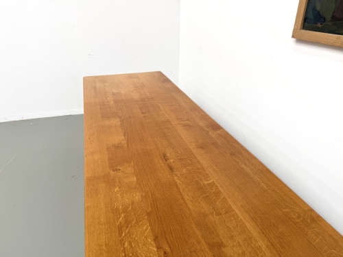 Table de repas brutaliste XL en chêne massif, vue 8