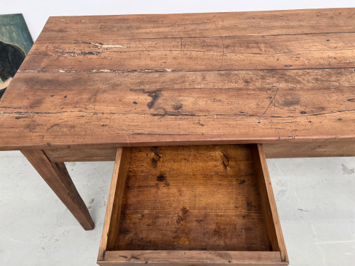 Table de ferme ancienne en noyer blond à 2 tiroirs, pieds fuseaux. 181 cm de long., vue 13