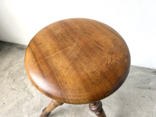 Tabouret d’atelier tripode en bois tourné et fonte — vers 1900, vue 7