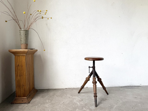 Tabouret d’atelier tripode en bois tourné et fonte — vers 1900, vue 14