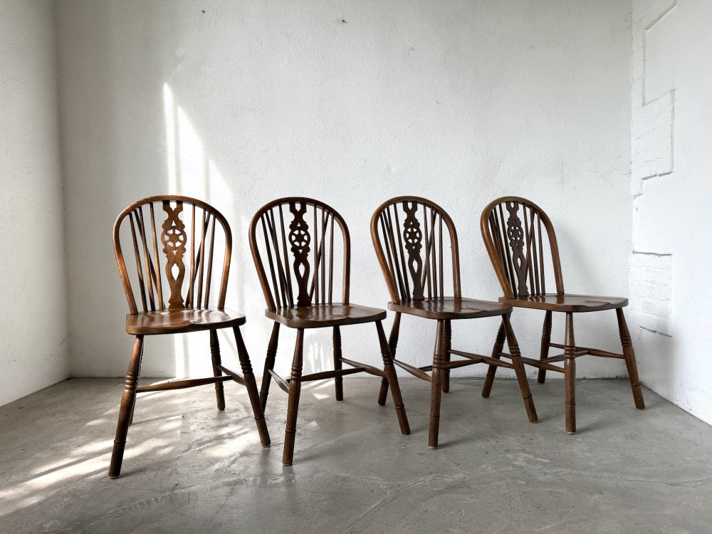 Suite de Quatre Chaises "Windsor", vue 1