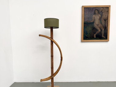 Lampadaire sculptural en rotin cintré, vue 2