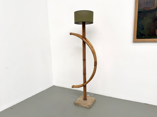 Lampadaire sculptural en rotin cintré, vue 6