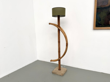 Lampadaire sculptural en rotin cintré, vue 6