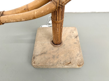 Lampadaire sculptural en rotin cintré, vue 13