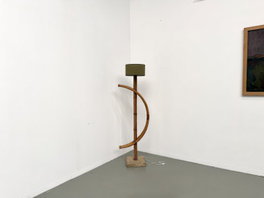 Lampadaire sculptural en rotin cintré, vue 17