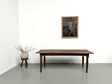 Table de ferme en noyer massif, pieds tournés, 1920, vue 1