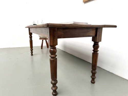 Table de ferme en noyer massif, pieds tournés, 1920, vue 11