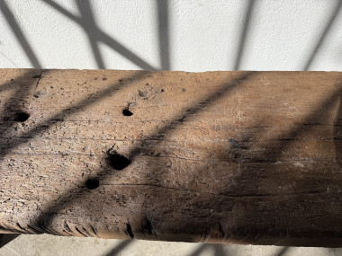 Banc Établi Brutaliste en Chêne Massif – Pièce Unique, Art Populaire XXe, vue 5