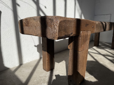 Banc Établi Brutaliste en Chêne Massif – Pièce Unique, Art Populaire XXe, vue 12