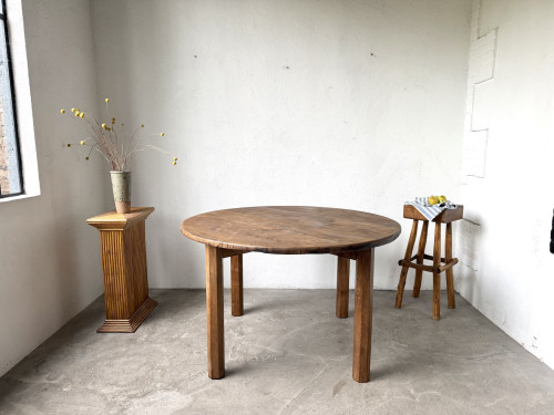 Table ronde brutaliste en chêne massif, années 50, vue 1