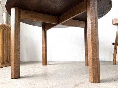 Table ronde brutaliste en chêne massif, années 50, vue 5