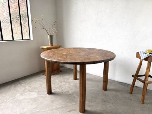 Table ronde brutaliste en chêne massif, années 50, vue 11