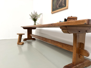 Table monastère ancienne en chêne massif de 350 cm, vers 1900, vue en perspective du plateau