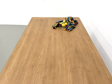 Plateau de 180 cm en chêne de la table de campagne vu en longueur