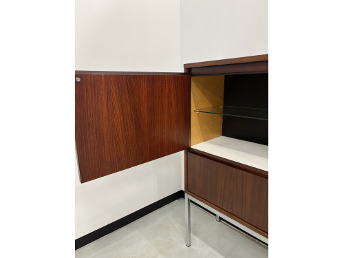 Drink-cabinet en palissandre d'Afrique Alain Richard, vue 3