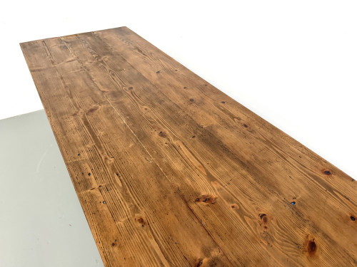 Larges planches de pin assemblées, plateau de table de ferme