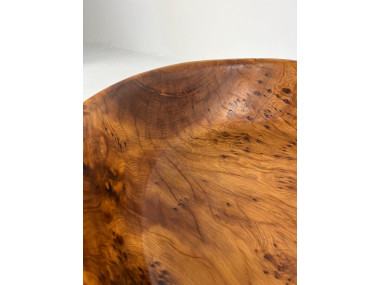 Détail du bois de thuya, teinte ambrée