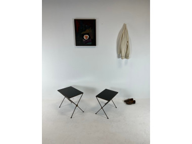 Tables gigognes modernistes en métal et verre noir, années 50, Maison Lecan