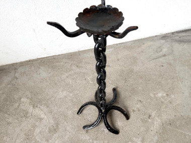 Grand bougeoir de sol en fer forgé, art populaire, vers 1900
