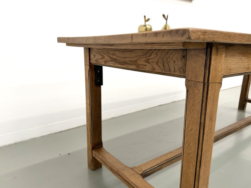 Pied à cannelure arrêtée, table de ferme en chêne années 70