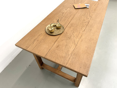 Plateau en chêne au vernis satiné, table de ferme restaurée en atelier