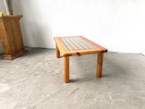 Pieds tournés en pin massif, table basse scandinave années 70