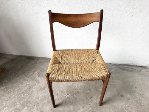 Chaise GS60 attribuée à Arne Wahl Iversen, bois exotique et paille, années 60 – vue 4