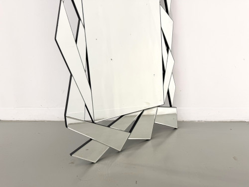 Bas du miroir graphique et facettes qui se chevauchent