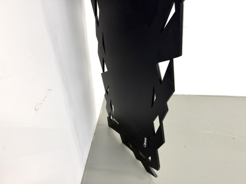 Profil du panneau MDF noir d'environ 12 mm du miroir à facettes