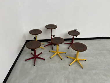Série de 6 tabourets d'école vintage, années 50, vue 4