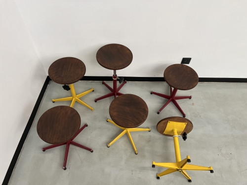 Série de 6 tabourets d'école vintage, années 50, vue 12