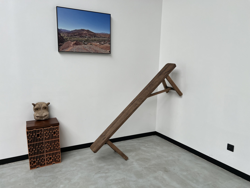 Banc de ferme ancien restauré, en chêne massif, vue 1