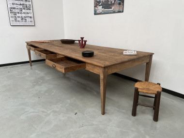 Très grande table de ferme vintage aux pieds fuseaux, vue 18