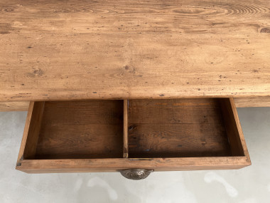Très grande table de ferme vintage aux pieds fuseaux, vue 27