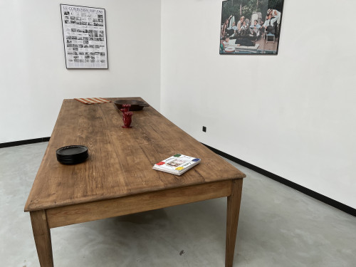 Très grande table de ferme vintage aux pieds fuseaux, vue 29