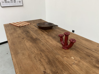 Très grande table de ferme vintage aux pieds fuseaux, vue 32