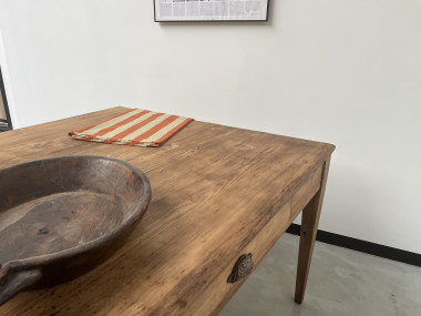 Très grande table de ferme vintage aux pieds fuseaux, vue 36
