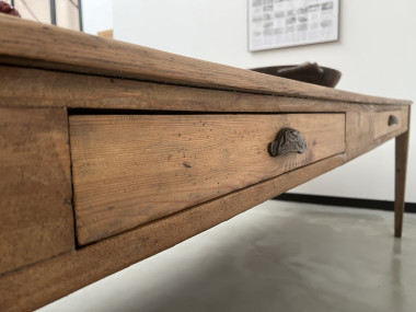 Très grande table de ferme vintage aux pieds fuseaux, vue 37