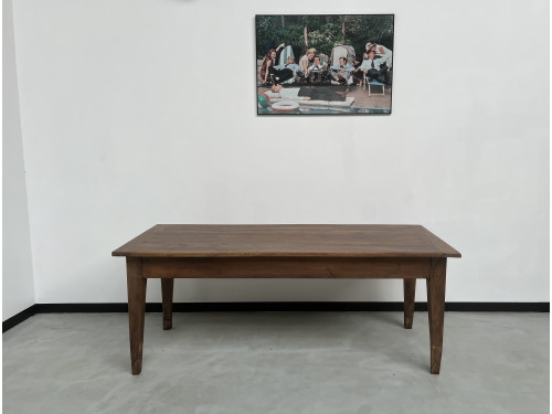 Table de ferme en noyer massif aux pieds fuseaux, vue 2