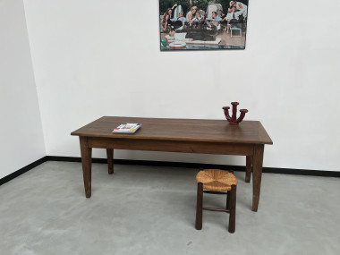 Table de ferme en noyer massif aux pieds fuseaux, vue 15