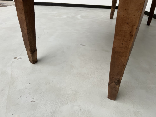 Table de ferme en noyer massif aux pieds fuseaux, vue 19