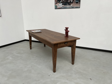 Table de ferme en noyer massif aux pieds fuseaux, vue 27