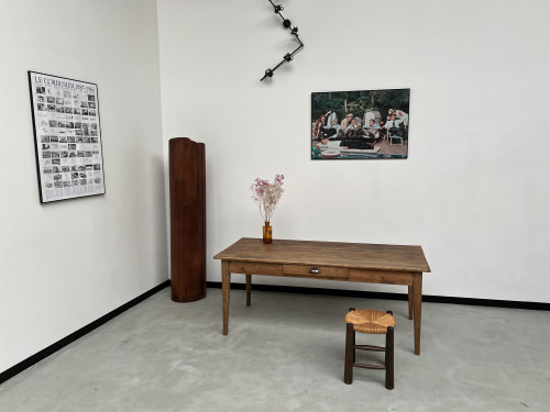 Petite table de ferme à pieds fuseaux, vue 1