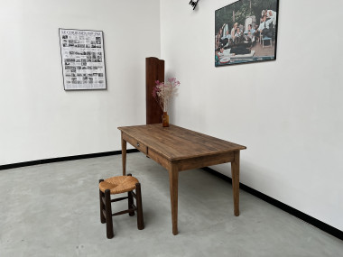 Petite table de ferme à pieds fuseaux, vue 22