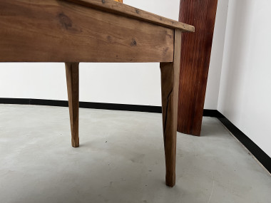 Petite table de ferme à pieds fuseaux, vue 28