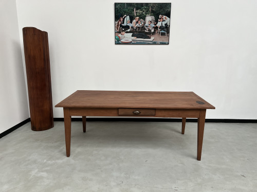 Table de ferme en teck aux pieds fuseaux, vue 3